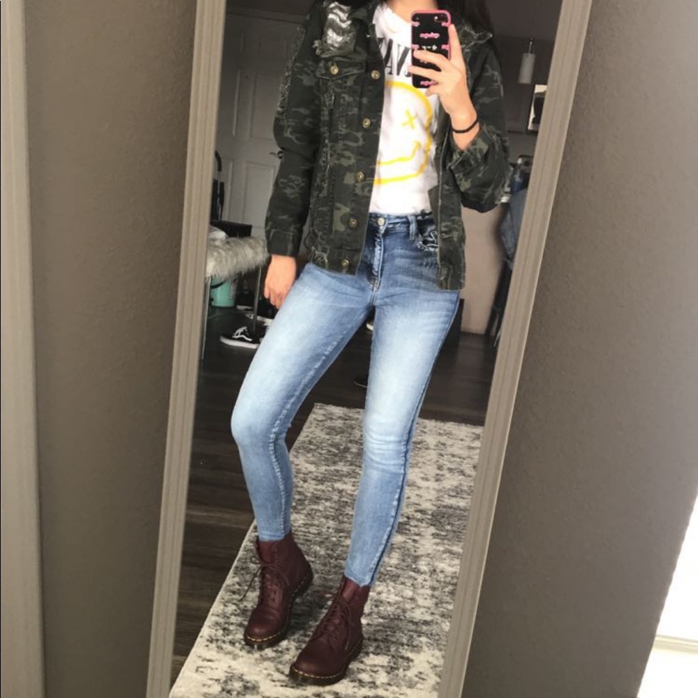 Burgundy Docs - image 3